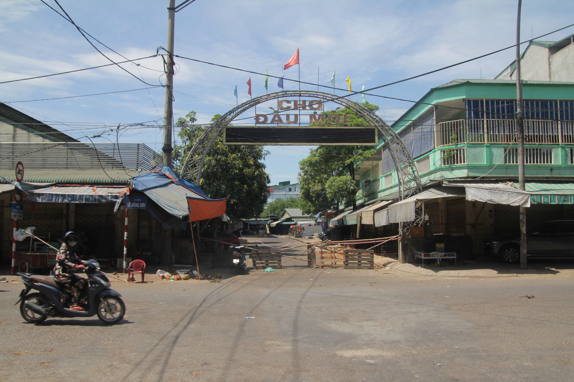 Thêm tiểu thương chợ đầu mối dương tính SARS-CoV-2