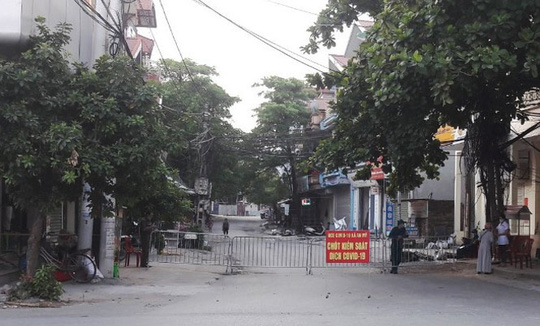 Cách ly hơn 2.000 dân liên quan chùm 5 ca dương tính SARS-CoV-2 trong gia đình - Ảnh 1.