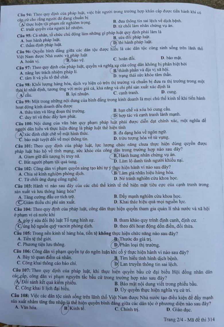 Thi tốt nghiệp THPT: Th&iacute; sinh phấn khởi v&igrave; đề thi tổ hợp dễ - Ảnh 5.