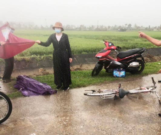 Đang cấy lúa, 4 phụ nữ bị sét đánh thương vong