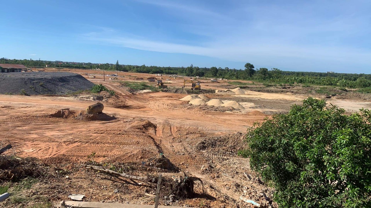 Tự &yacute; mở đường đấu nối tr&ecirc;n Quốc lộ 1, g&acirc;y nguy hiểm giữa l&ograve;ng TP Đồng Hới - Ảnh 2.