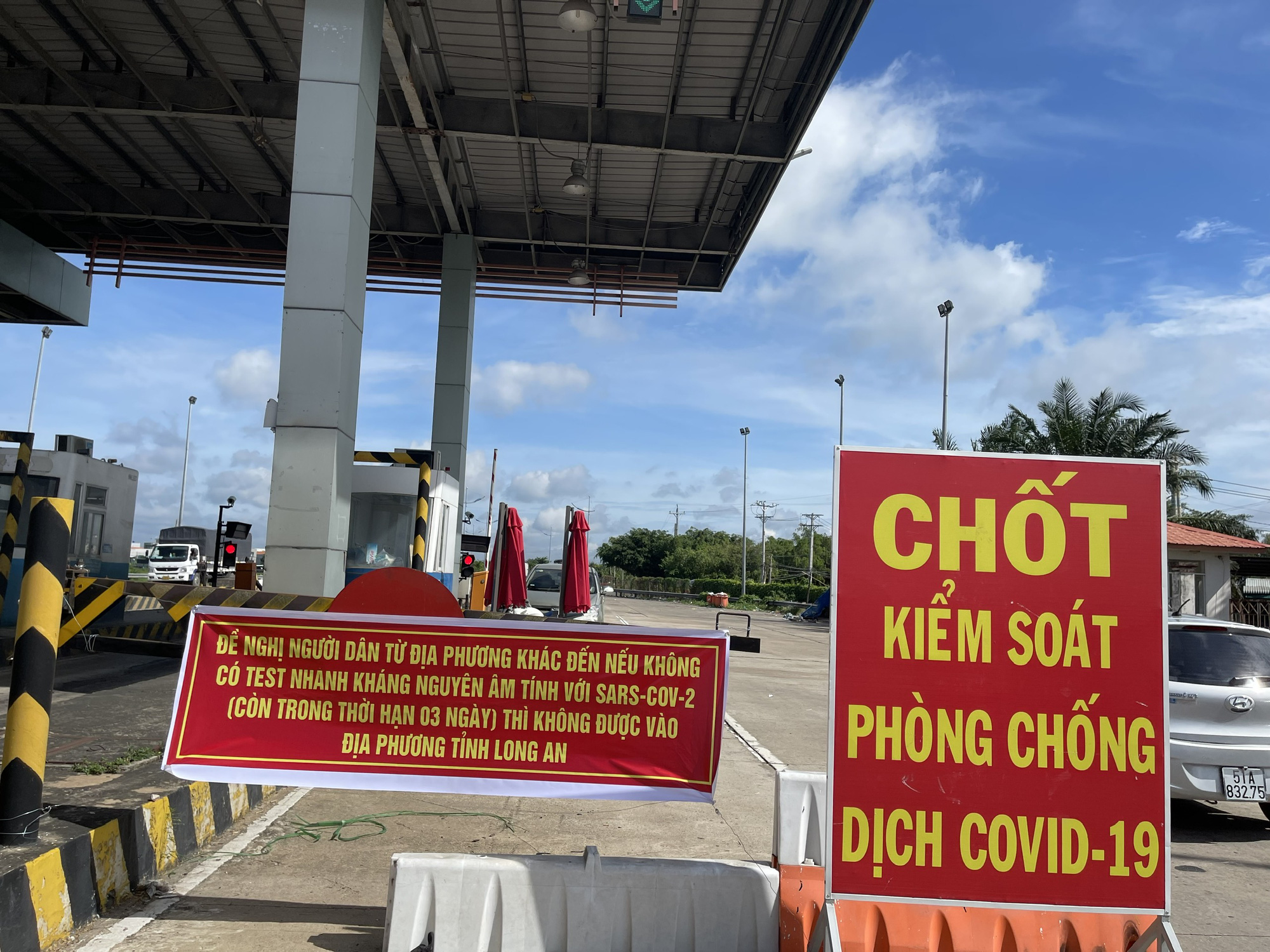 Chùm ảnh: Long An ngày đầu áp dụng giãn cách xã hội toàn tỉnh - Ảnh 7.