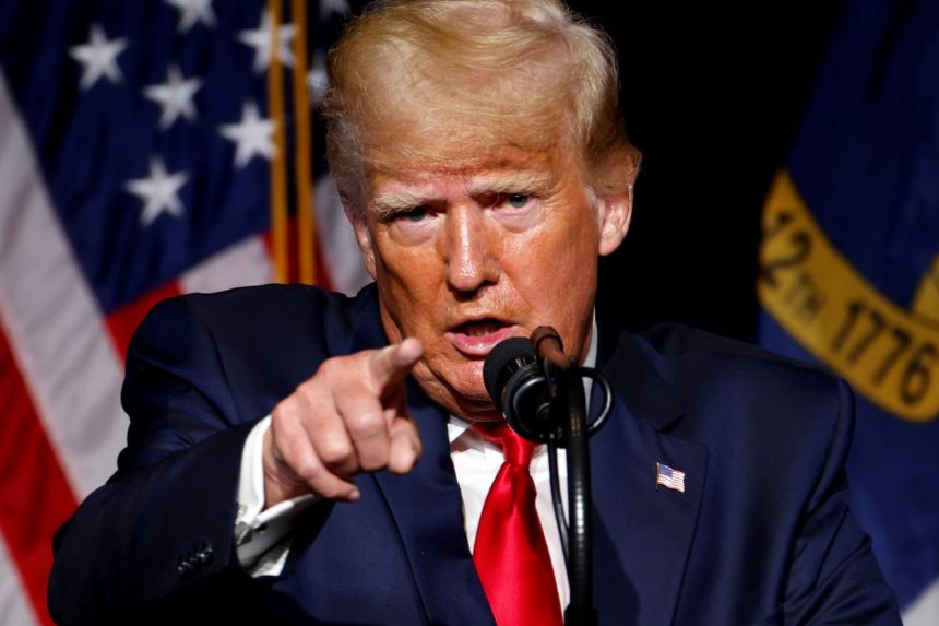 Ông Donald Trump tổng "khai chiến" với Twitter, Facebook và Google