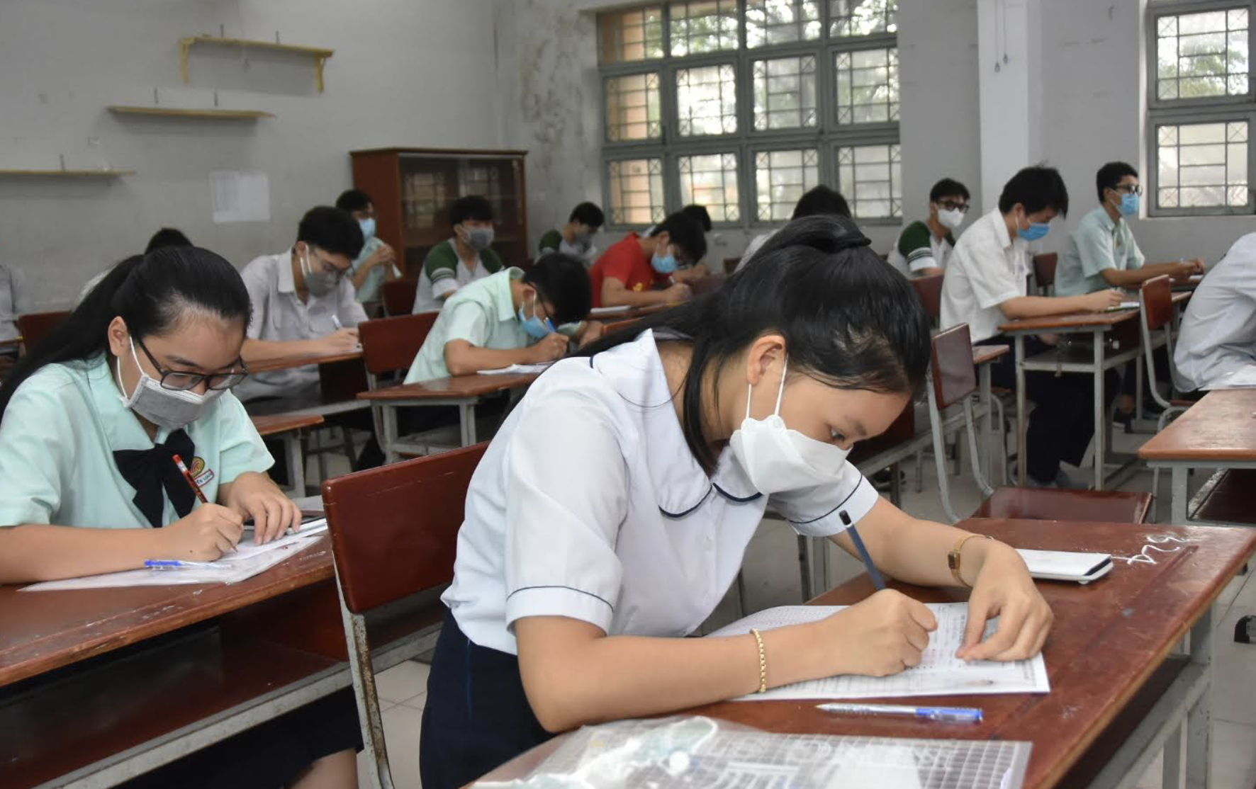 Thi tốt nghiệp THPT 2021: Thí sinh thở phào với môn thi cuối cùng - Ảnh 1.