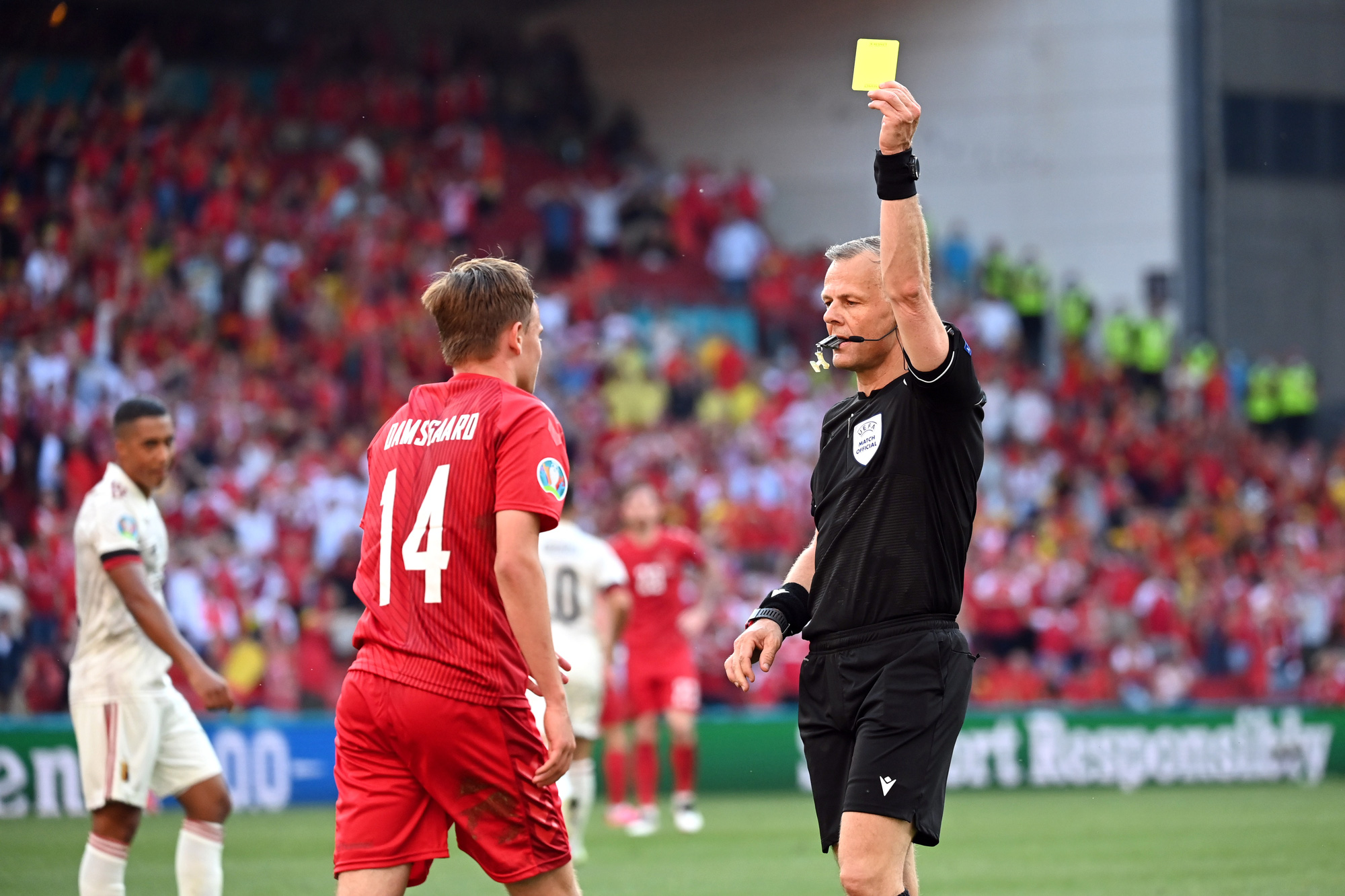 Trọng t&agrave;i gi&agrave;u nhất thế giới sẽ điều h&agrave;nh trận chung kết Euro 2020 Anh - &Yacute; - Ảnh 3.