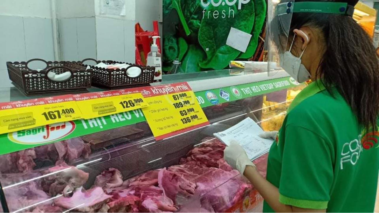 Đo&agrave;n Thanh Ni&ecirc;n, Hội phụ nữ... đi chợ thay người d&acirc;n TP HCM - Ảnh 3.