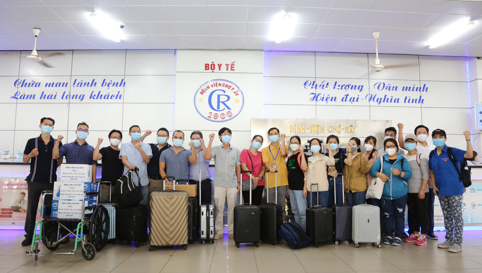 20 y, b&aacute;c sĩ Bệnh viện Chợ Rẫy đến Cần Giờ hỗ trợ điều trị bệnh nh&acirc;n Covid-19 - Ảnh 1.
