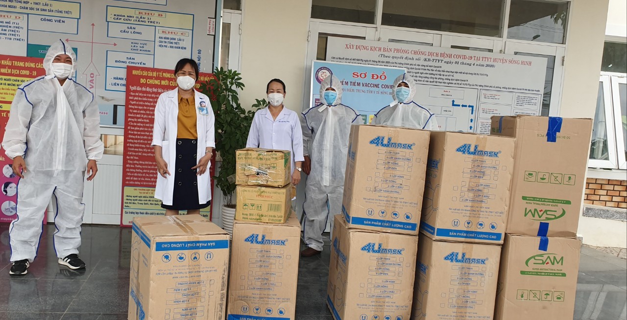 Lan tỏa y&ecirc;u thương đến tuyến đầu chống dịch Ph&uacute; Y&ecirc;n - Ảnh 4.
