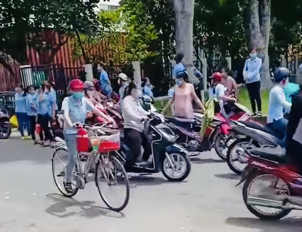 Tạm ngừng hoạt động một c&ocirc;ng ty ở KCX Linh Trung v&igrave; c&oacute; ca mắc Covid-19 - Ảnh 1.
