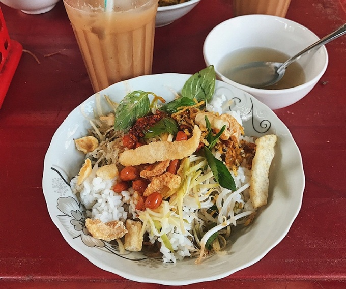 Những m&oacute;n cơm nổi tiếng từ Bắc v&agrave;o Nam - Ảnh 2.