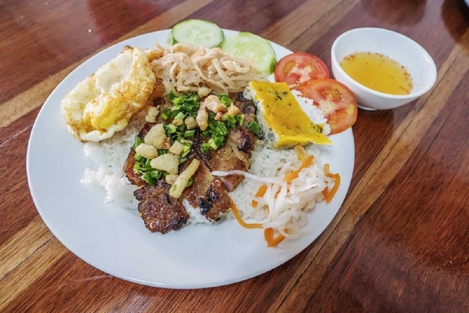 Những m&oacute;n cơm nổi tiếng từ Bắc v&agrave;o Nam - Ảnh 5.