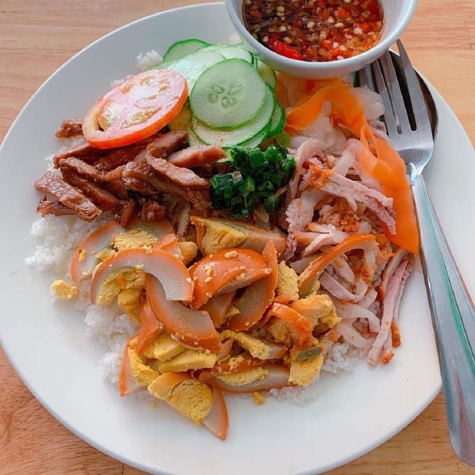 Những m&oacute;n cơm nổi tiếng từ Bắc v&agrave;o Nam - Ảnh 6.