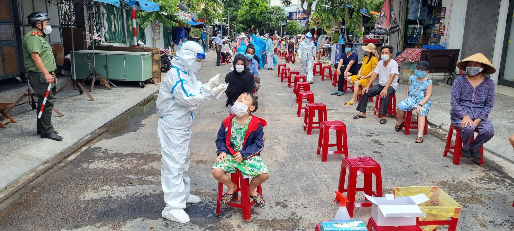 Phó Chánh VP Đoàn ĐBQH và HĐND TP Đà Nẵng lên tiếng việc xô xát với nhân viên lấy mẫu xét nghiệm