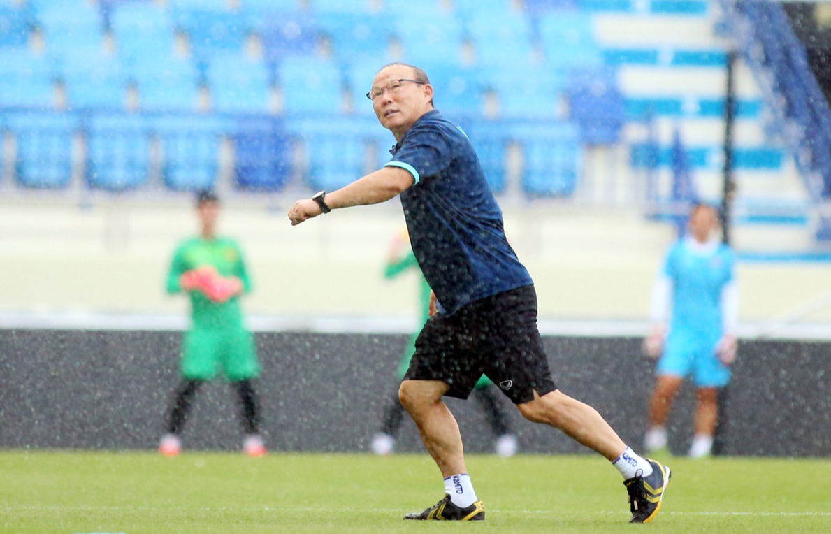 UCN Sports: HLV Park nói về gia hạn hợp đồng, chuyện học trò muốn đánh bại Trung Quốc