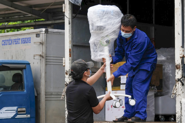Thiết bị y tế hiện đại trang bị cho 100 giường hồi sức từ Hà Nội vào TP HCM - Ảnh 2.