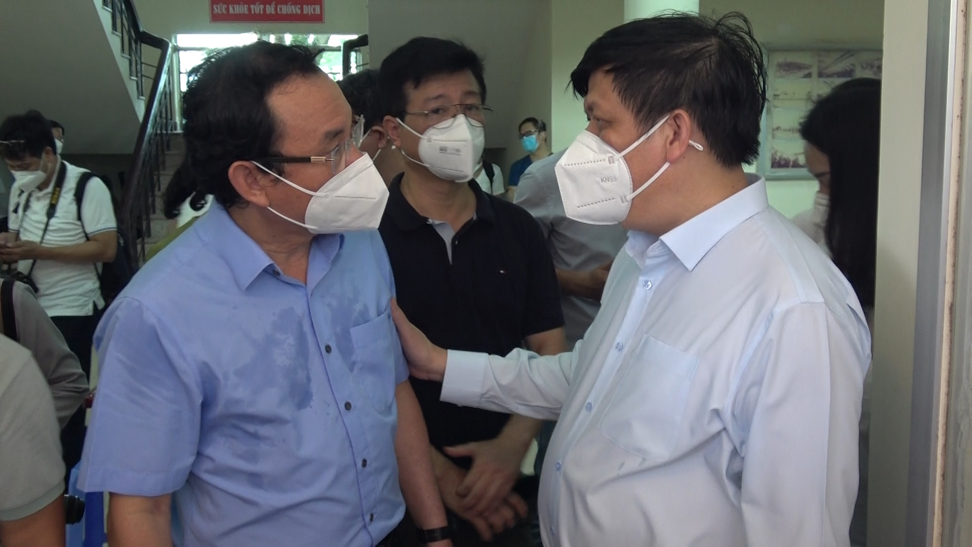 Bí thư Thành uỷ TP HCM và Bộ trưởng Bộ Y tế khảo sát bệnh viện tư tham gia điều trị Covid-19