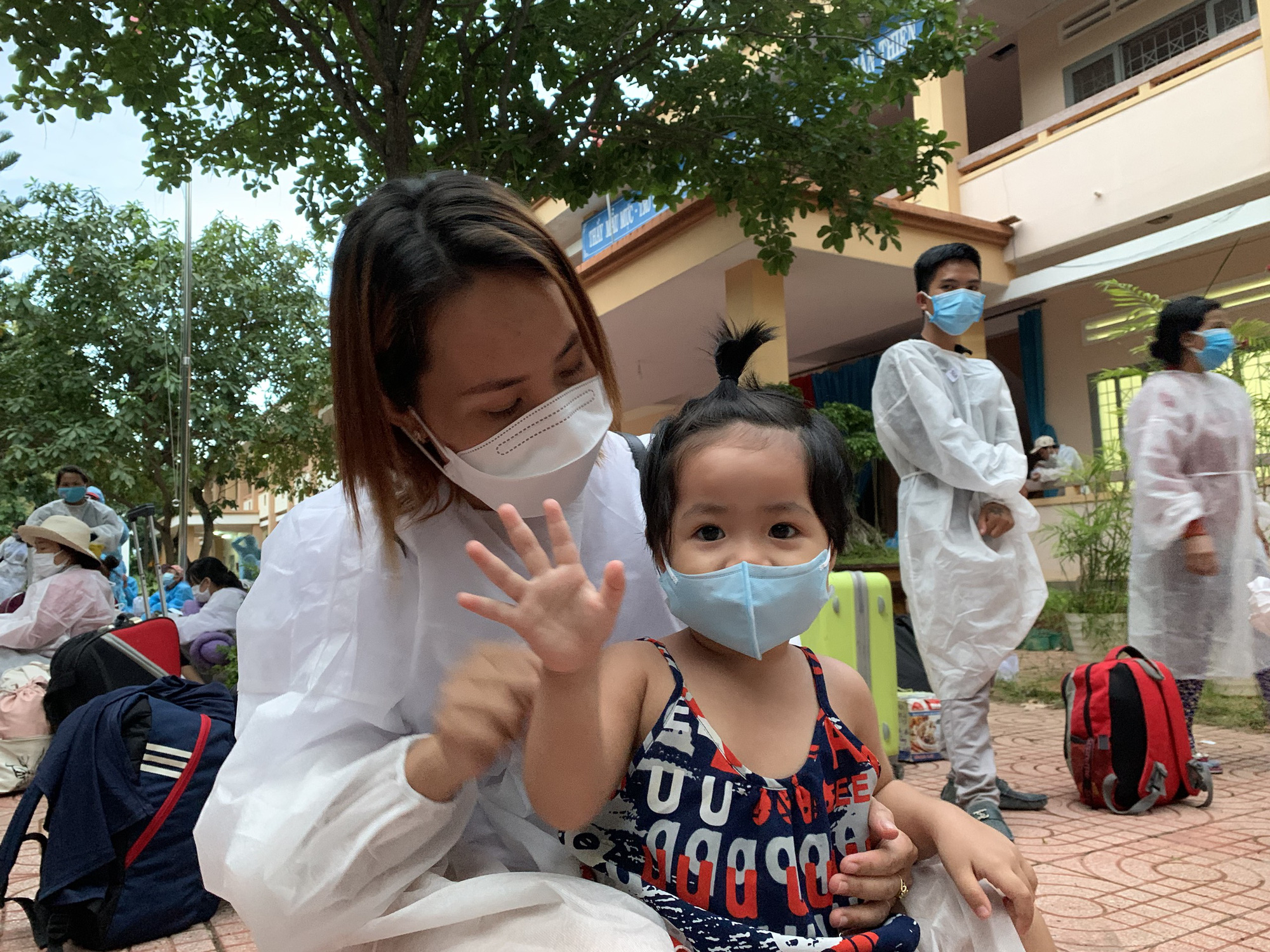 Gần 500 công dân đầu tiên đã được tỉnh Đắk Lắk đón về quê an toàn - Ảnh 2.