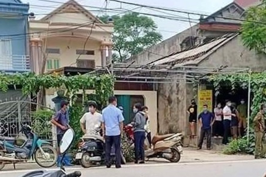 Phát hiện người đàn ông và phụ nữ là hàng xóm tử vong trong nhà