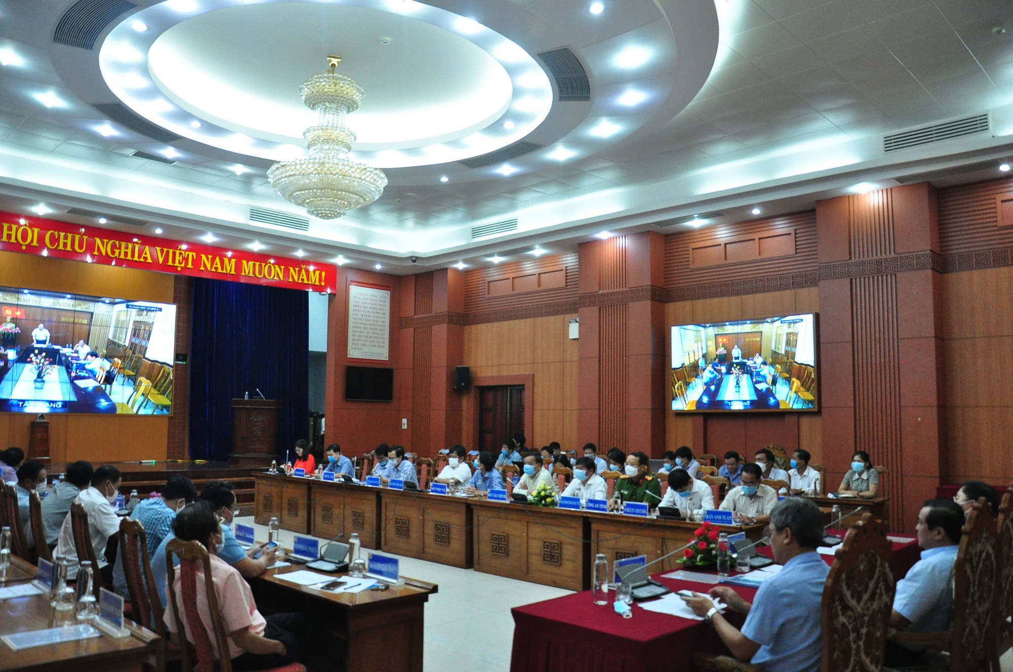 CHUYỂN ĐỔI SỐ NHANH, MẠNH Ở QUẢNG NAM (*): Người dân, doanh nghiệp được lợi - Ảnh 1.