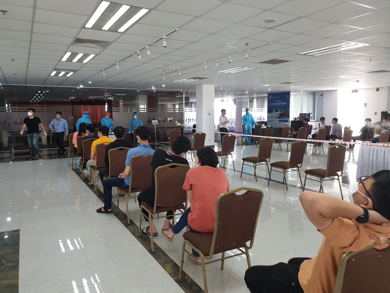 C&ocirc;ng nh&acirc;n KCX- KCN kh&ocirc;ng muốn tiếp tục ở trong nh&agrave; m&aacute;y, kh&aacute;ch sạn - Ảnh 1.