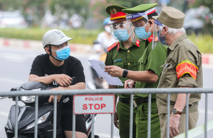 Chặt chẽ nhưng không cứng nhắc