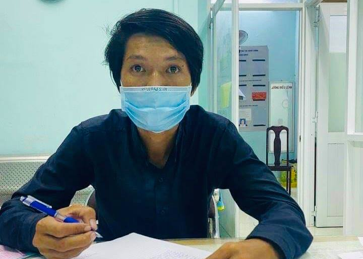 Gắn mác từ thiện lên ôtô để chở khách về quê với giá 5 triệu đồng/người