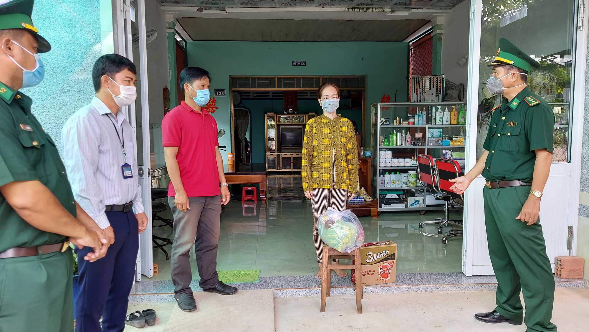 Cảnh sát biển và biên phòng ở Kiên Giang giúp dân nghèo ổn định cuộc sống - Ảnh 5.