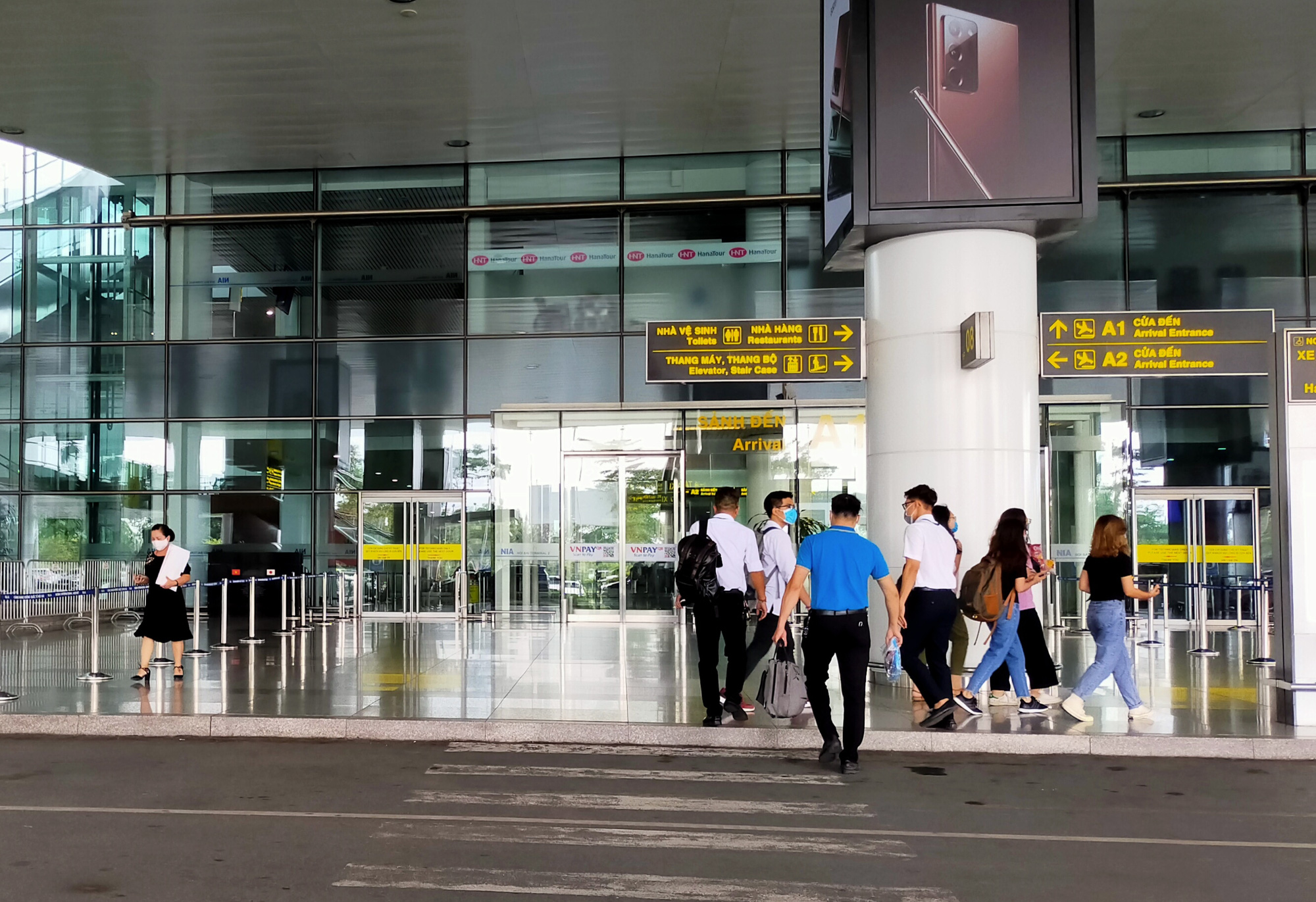 Người dân muốn đến sân bay đi nước ngoài cần giấy xác nhận này