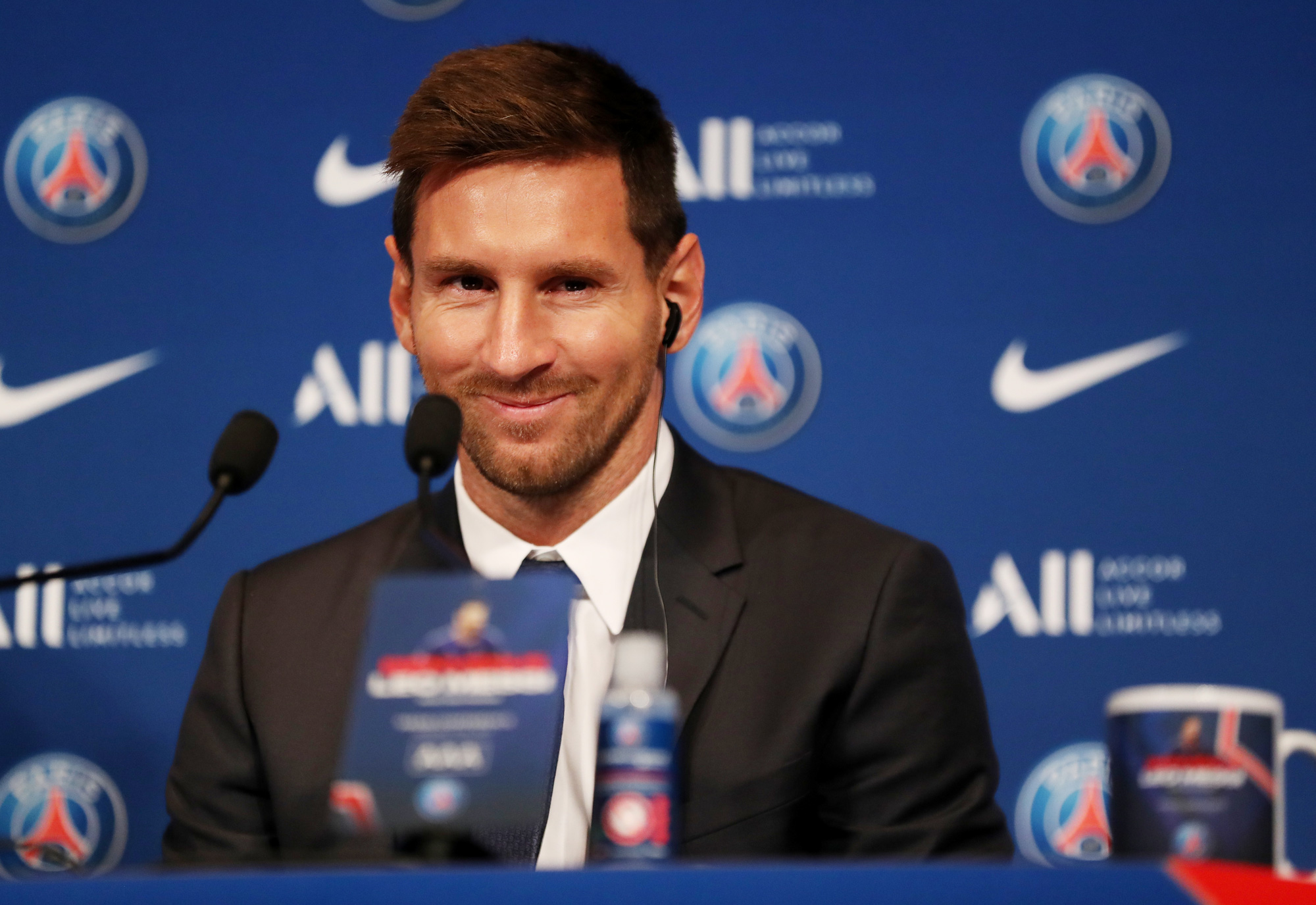 Lionel Messi ra mắt ch&iacute;nh thức, chọn &aacute;o đấu 30 tại PSG - Ảnh 8.