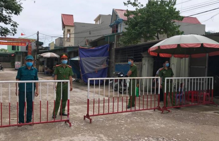 Phong tỏa khu dân cư có nhân viên nhà hàng mắc Covid-19
