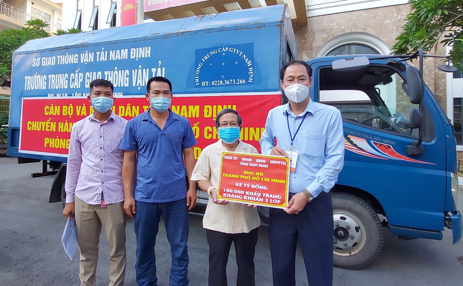 TP HCM vừa tiếp nhận lượng lớn thiết bị y tế