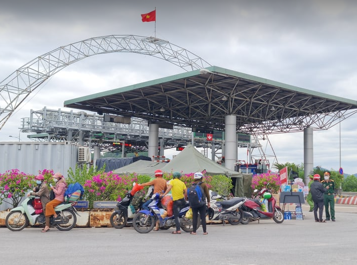 Bí thư, chủ tịch phường bị tạm đình chỉ công tác vì lơ là chống dịch Covid-19
