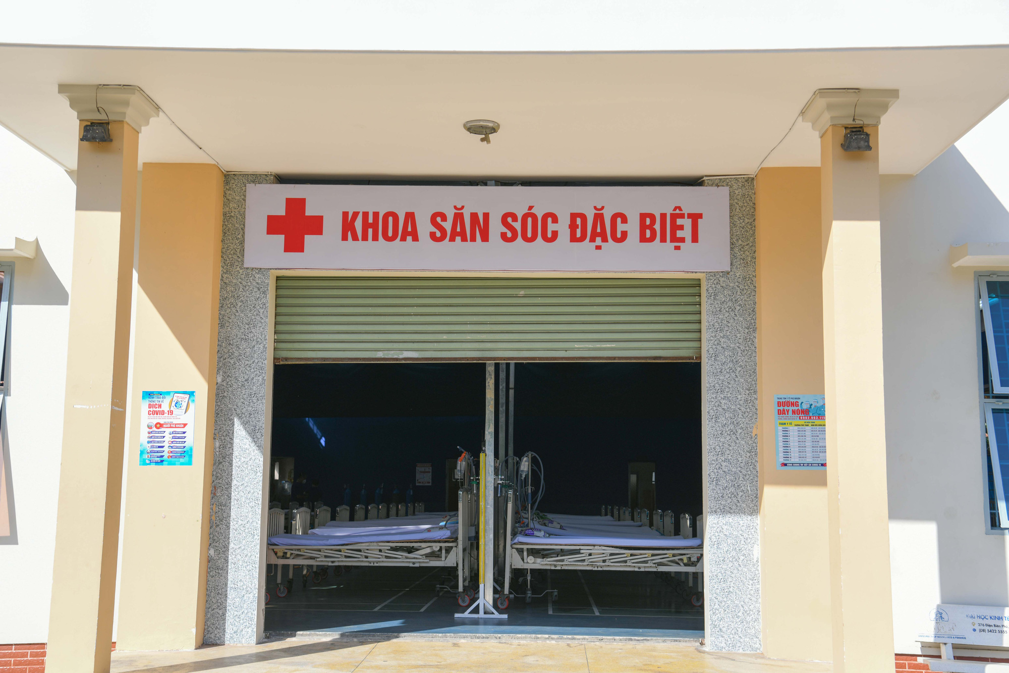 Bệnh viện dã chiến điều trị Covid-19 đặt tại Trường THPT Phú Nhuận đi vào hoạt động - Ảnh 6.