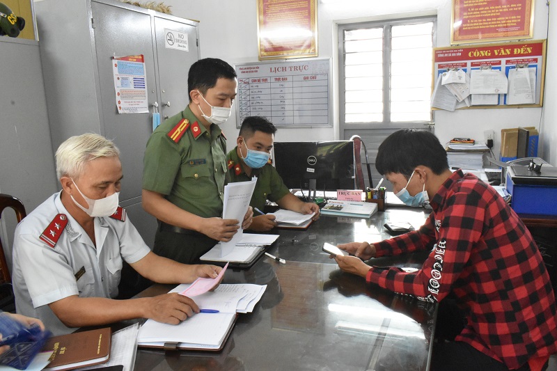 Sửa kết quả xét nghiệm Covid-19 từ "âm tính" thành "dương tính" rồi đưa lên zalo