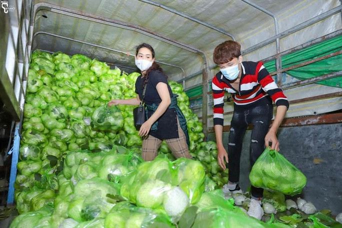 Hàng ngàn người dân "kêu" gặp khó tiêu thụ nông sản, chủ tịch huyện nói gì?