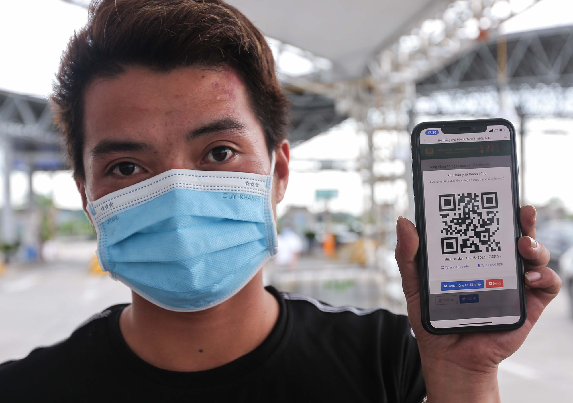 CLIP: Sử dụng quét mã QR, điểm chốt Pháp Vân-Cầu Giẽ