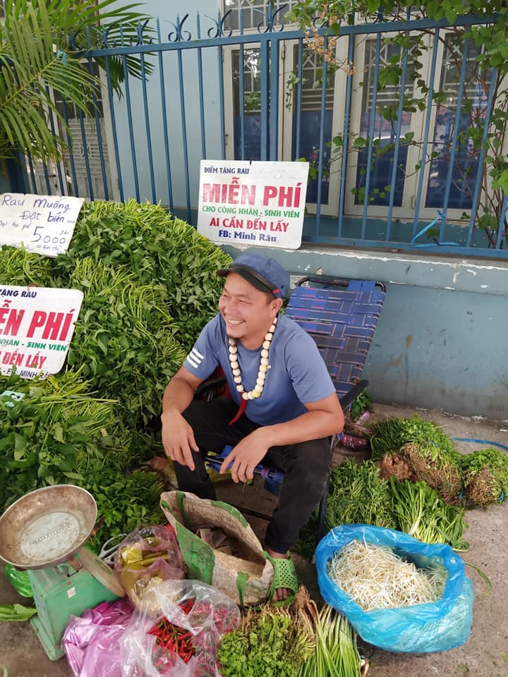 Anh b&aacute;n rau Minh R&acirc;u chia sẻ b&iacute; quyết trị bệnh ch&aacute;n đời - Ảnh 5.
