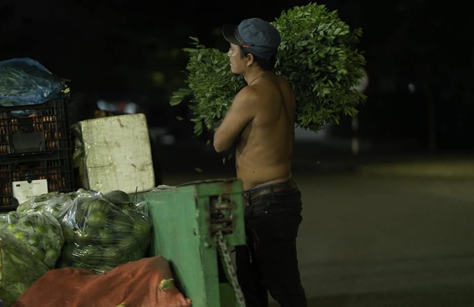 Anh b&aacute;n rau Minh R&acirc;u chia sẻ b&iacute; quyết trị bệnh ch&aacute;n đời - Ảnh 4.