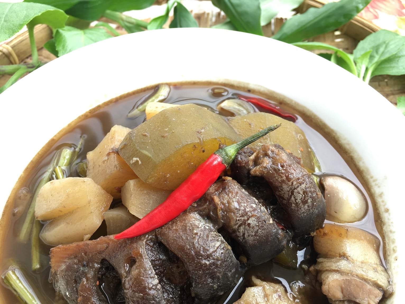 Biến tấu nồi mắm kho với xác mắm rươi: ngọt thơm “động trời”