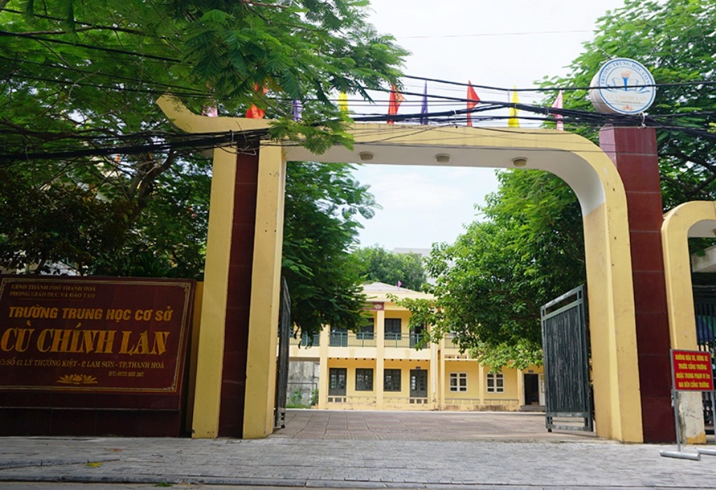 Phụ huynh bức xúc vì TP Thanh Hóa "cấm cửa" học sinh 2 phường học trái tuyến