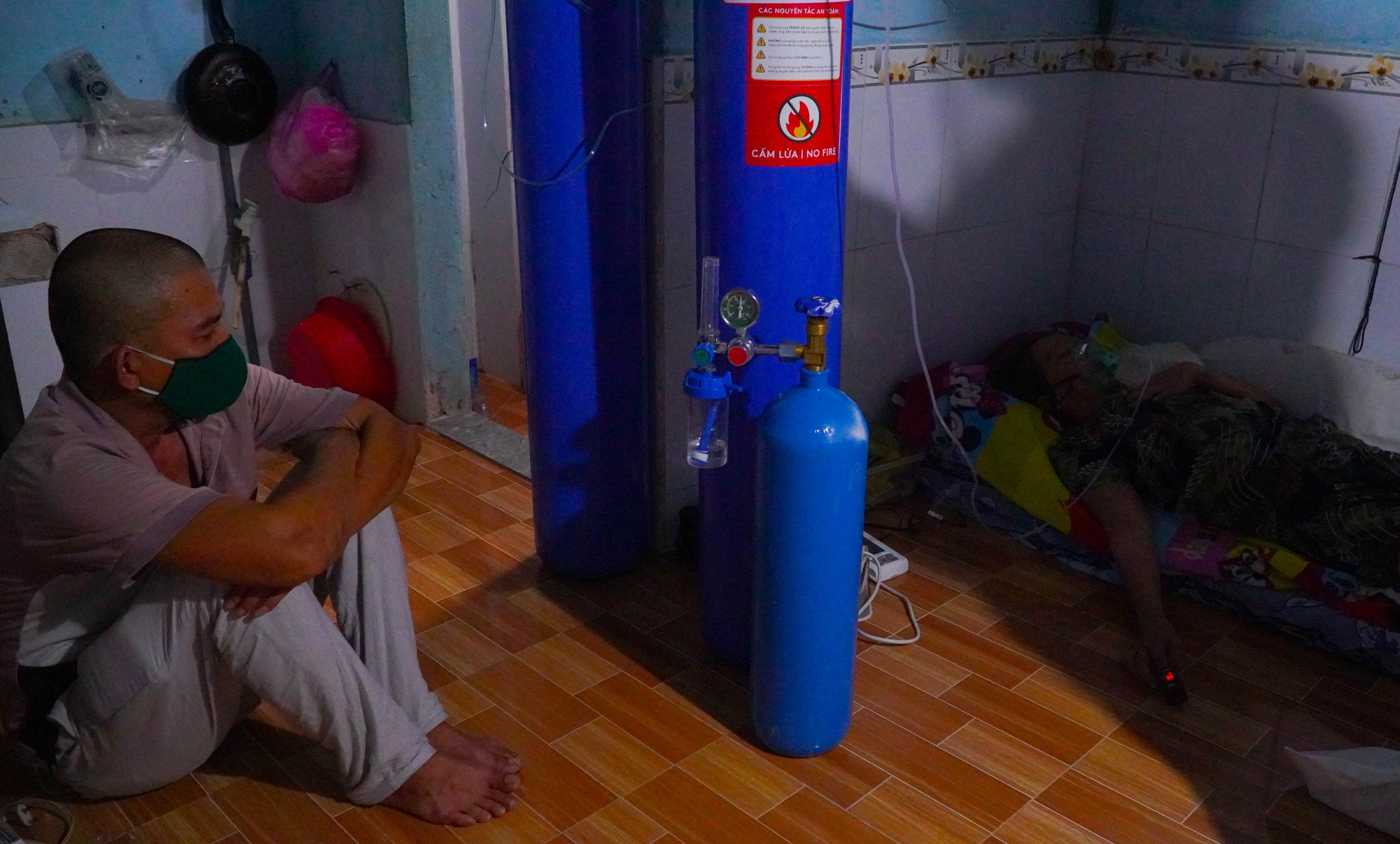 Biệt đội cứu người trong dịch Covid-19 - Ảnh 15.