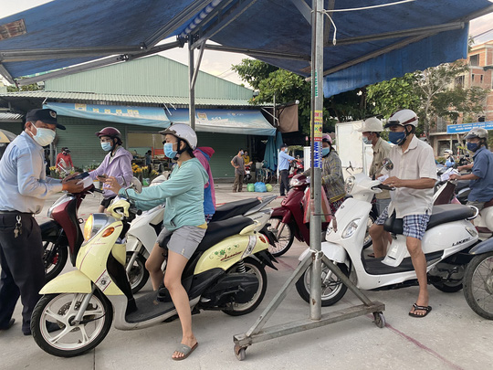 Đ&agrave; Nẵng ch&iacute;nh thức dừng tất cả hoạt động từ 8 giờ ng&agrave;y 16-8 - Ảnh 1.