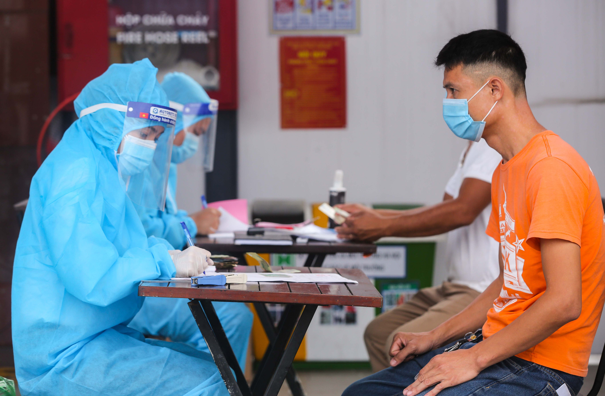 Phát hiện 8 người thuộc chùm ho sốt thứ phát mắc Covid-19