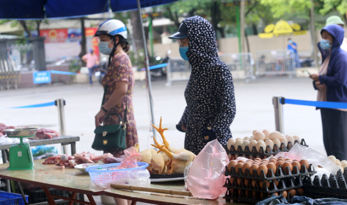 H&agrave;ng loạt m&ocirc; h&igrave;nh chợ kiểu mới trong thời điểm gi&atilde;n c&aacute;ch x&atilde; hội - Ảnh 3.