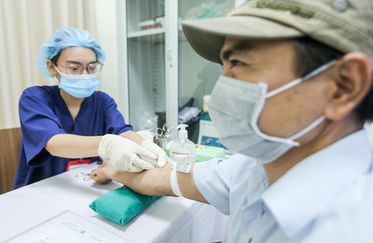 Ti&ecirc;m thử nghiệm vắc-xin Covid-19 ARCT-154 c&ocirc;ng nghệ Mỹ cho 25 t&igrave;nh nguyện vi&ecirc;n - Ảnh 9.