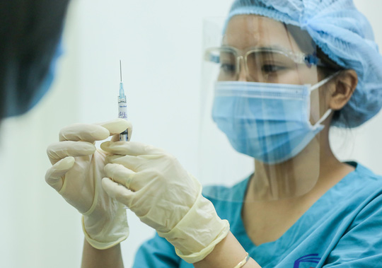 Ti&ecirc;m thử nghiệm vắc-xin Covid-19 ARCT-154 c&ocirc;ng nghệ Mỹ cho 25 t&igrave;nh nguyện vi&ecirc;n - Ảnh 12.