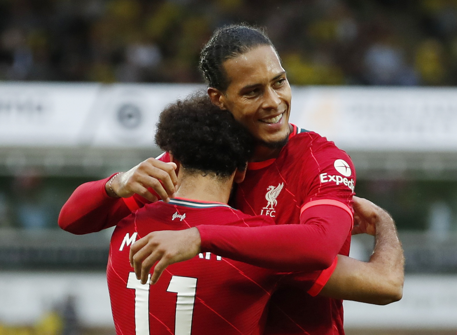Salah lập đại công, fan đòi Liverpool gia hạn hợp đồng vua Ai Cập - Ảnh 8.
