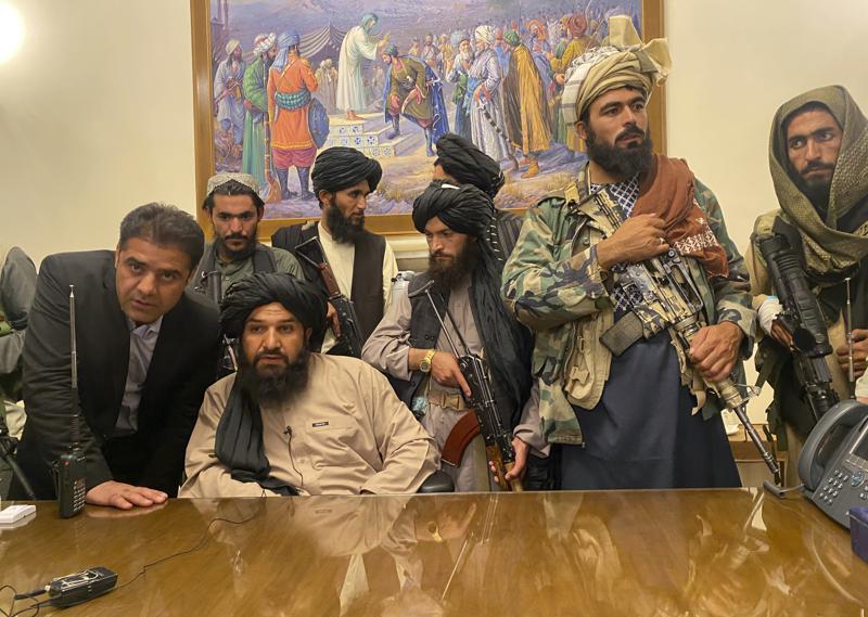 Tổng thống Afghanistan ra đi để cứu dân khỏi đổ máu - Ảnh 5.