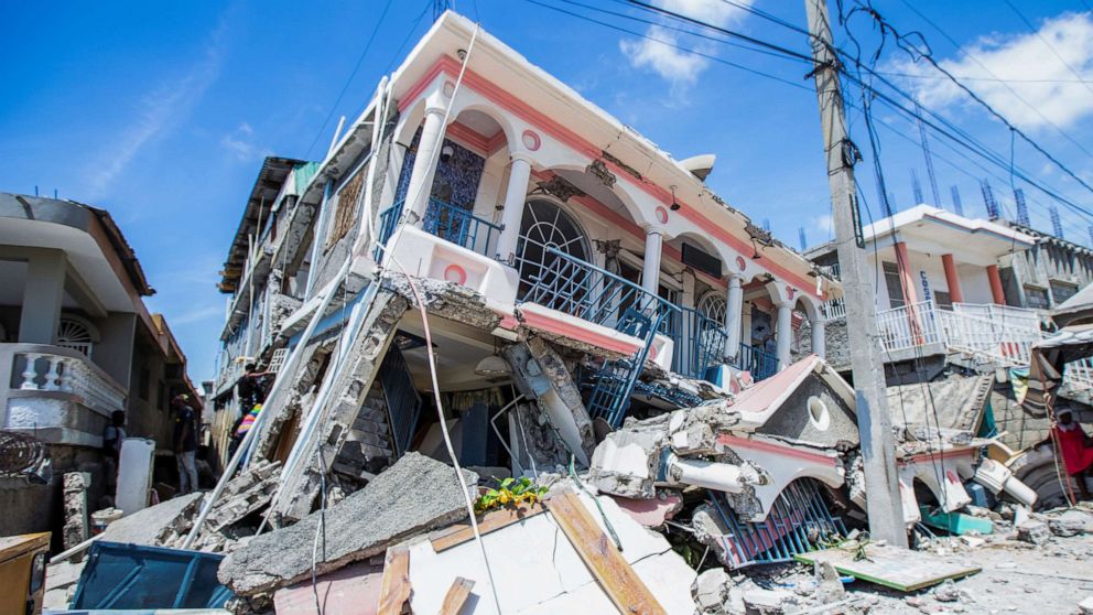 Động đất Haiti: Thương vong tăng vọt l&ecirc;n hơn 7.000 người - Ảnh 3.