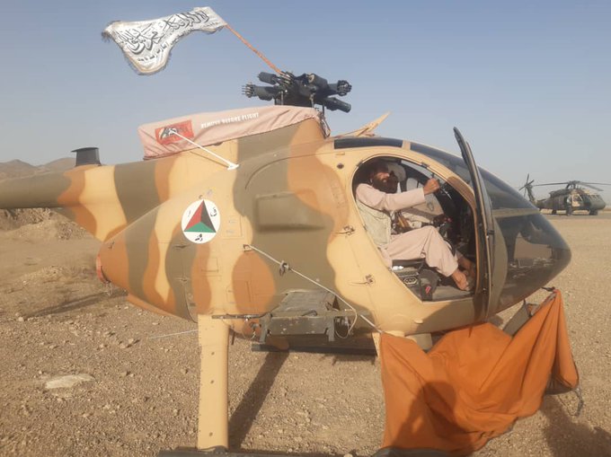 Taliban liên tục khoe vũ khí Mỹ, Nga hiện đại chiếm được - Ảnh 4.